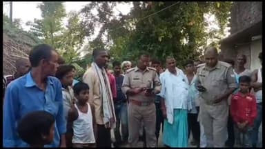 महसी: सिपहिया हुलास में पेड़ से लकड़ी तोड़ रहे एक युवक को लगा करंट, असंतुलित होकर पानी के गड्ढे में गिरने से डूबकर हुई मौत