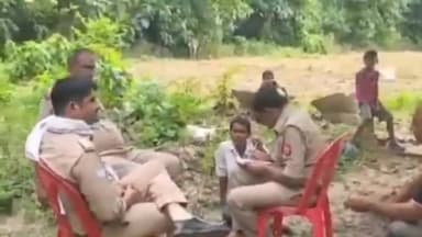 इकौना: गिलौला नहर कॉलोनी के पीछे बाउंड्रीवॉल के पास मिला अज्ञात महिला का शव