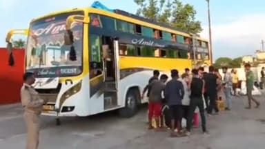 नानपारा: रुपईडीहा से हैदराबाद जाने वाली प्राइवेट बस पर आरटीओ बहराइच ने की चालानी कार्रवाई, ₹31 हजार का लगाया जुर्माना