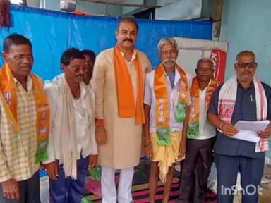 डौण्डीलोहारा: भाजपा प्रदेश कार्यसमिती सदस्य अभिषेक शुक्ला के नेतृत्व में भंडेरा के 51 युवाओं ने किया भाजपा प्रवेश