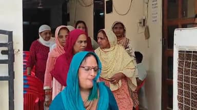 सोनीपत: विकास नगर में पेयजल समस्या से परेशान क्षेत्रवासियों ने निगम कार्यालय में जताया रोष