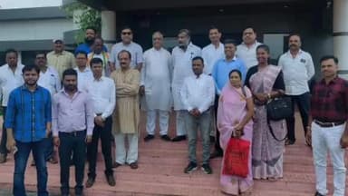 रीगा: रीगा के पूर्व विधायक ने ब्लॉक अध्यक्षों के साथ की बैठक