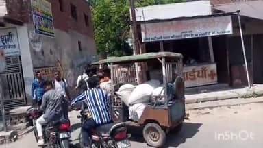 हाथरस: रामबाग स्कूल के पास गाली गलौज को लेकर स्कूली छात्रों में हुआ झगड़ा, स्थानीय लोगों ने मामले को सुलझाया