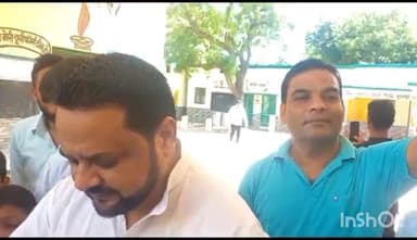 धामपुर: स्योहारा के प्राइमरी स्कूल में आधुनिक शिक्षा को बढ़ावा देने के लिए चेयरमैन फैसल वारसी ने दिया कंप्यूटर