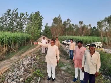 धनौरा विधानसभा के ग्राम सुनपुरा खुर्द के सामने गंगा के कटान का जायजा लिया l