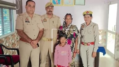 सिरसागंज: शहर में पुलिस ने ऑपरेशन मुस्कान के तहत 6 वर्षीय गुमशुदा बच्ची को 1 घंटे में दस्तयाब कर परिजनों को सौंपा