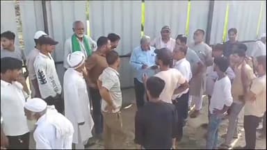 मुरादाबाद: गांव चमरोहा रेलवे स्टेशन का रास्ता बंद होने से ग्रामीणों को हो रही परेशानी ,डीआरएम को प्रार्थना पत्र देकर पुल की मांग