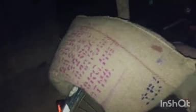 मनकापुर: सुकरौली में रात में राशन कालाबाजारी का मामला आया सामने, पुलिस ने 2 बोरी चावल कब्जे में लेकर पूर्ति निरीक्षक को दी सूचना