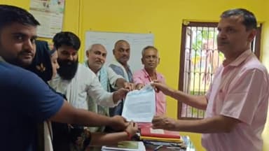 मंसूरचक: प्रखंड सरपंच संघ ने प्रखंड विकास पदाधिकारी को सौंपा 11 सूत्रीय मांग पात्र