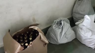 अजयगढ़: बड़ी फील्ड के पास दो दुकानों में पुलिस ने मारा छापा 46 लीटर शराब जप्त आरोपी गिरफ्तार न्यायालय में किया पेश
