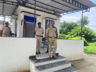 उचकागांव: मीरगंज पुलिस ने मोहम्मदपुर खरगी गांव के समीप से देसी लोडेड पिस्तौल के साथ युवक गिरफ्तार, एसपी स्वर्ण प्रभा ने की पूछताछ