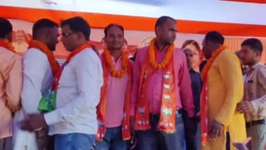 बिरनी: भाजपा के संकल्प यात्रा में बिरनी प्रखण्ड से सैकड़ों की संख्या में भाजपा हुए शामिल