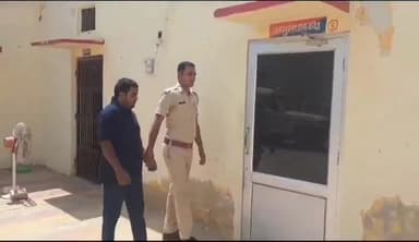 रावला: 2 क्विंटल 63 किलो 500 ग्राम डोडा पोस्त सहित एक गिरफ्तार, रावला पुलिस व DST की स्युक्त करवाई, पिकअप गाड़ी जब्त