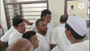 सोनीपत: सोनीपत के कांग्रेस भवन में आब्जर्वर के सामने हंगामा, शैलजा गुट व हुड्डा गुट में बंटे दिखे कार्यकर्ता