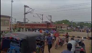 కావలి: ప్రమాదాలకు నిలయంగా మారిన బిట్రగుంట రైల్వే గేట్