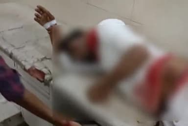 बहराइच: गोलवा घाट के पास बाइक सवार की बाइक डिवाइडर से टकराई,हादसे में बाइक सवार दो व्यक्ति घायल