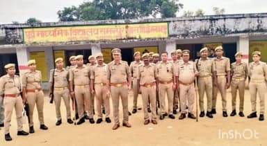 मनकापुर: मनकापुर सर्किल के सभी प्रभारी निरीक्षकों द्वारा पंचायत उपचुनाव के दृष्टिगत पोलिंग बूथ का किया भ्रमण दिए आवश्यक निर्देश