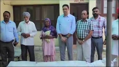 ਸੁਲਤਾਨਪੁਰ ਲੋਧੀ: ਡਵੀਜਨਲ ਕੰਪਲੈਕਸ 'ਚ SDM ਵੱਲੋਂ ਹੜ੍ਹ ਪ੍ਰਭਾਵਿਤ ਲੋਕਾਂ ਨੂੰ ਦਿੱਤੀ ਗਈ ਰਾਹਤ ਸਮੱਗਰੀ, ਸੁਣੀਆਂ ਲੋਕਾਂ ਦੀਆਂ ਮੁਸ਼ਕਲਾਂ