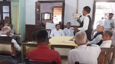 बहराइच: जिला बार एसोसिएशन सभागार में अधिवक्ताओं ने साधारण सभा की बैठक का किया आयोजन, कलम बंद हड़ताल जारी