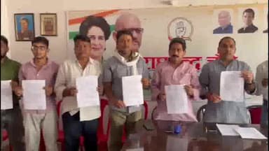 मैदागिन में कांग्रेस कार्यकर्ताओं ने की बैठक, ट्रामा सेंटर के प्रभारी पर अनियमितता का आरोप लगाते हुए हटाने की रखी मांग