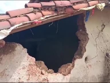 बगोदर: कुदर के डुमरडेली में हाथियों के झुंड ने तीसरे दिन उत्पात मचाते हुए एक घर को किया क्षतिग्रस्त, फसलें भी की नष्ट