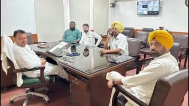 ਪਟਿਆਲਾ: ਇੰਪਰੂਵਮੈਂਟ ਟਰੱਸਟ ਦੇ ਚੇਅਰਮੈਨ ਮੇਘ ਚੰਦ ਸ਼ੇਰਮਾਜਰਾ ਦੀ ਅਗਵਾਈ ਹੇਠ ਪਟਿਆਲਾ ਜਿਲਾ ਦੇ ਸਾਰੇ ਹਲਕਿਆਂ ਦੇ ਕੌਡੀਨੇਟਰਾਂ ਨਾਲ ਮੀਟਿੰਗ ਕੀਤੀ ਗਈ