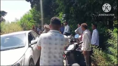 ਪਠਾਨਕੋਟ: ਪਿੰਡ ਧਲੋਰੀਆਂ ਵਿਖੇ ਲਗਾਏ ਜਾ ਰਹੇ ਬਿਜਲੀ ਦੇ ਖੰਭਿਆਂ ਨੂੰ ਲੈਕੇ ਪਿੰਡ ਵਾਸੀਆਂ ਨੇ ਜਤਾਇਆ ਰੋਸ