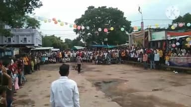 बटियागढ़: कृष्ण जन्माष्टमी के पावन अवसर पर नया बाजार बटियागढ़ में दही हांडी फोड़ प्रतियोगिता का हुआ आयोजन