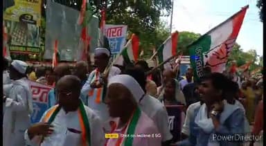 कहरा: भारत जोड़ो यात्रा की पहली वर्षगांठ पर कांग्रेस ने स्व इंदिरा गांधी के प्रतिमा स्थल से शहीद स्मारक स्थल तक किया पदयात्रा