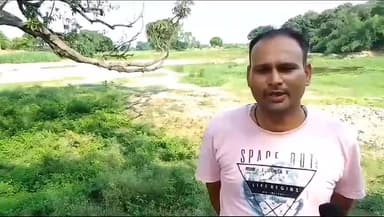 मड़ियाहू: सुरेरी थाना क्षेत्र के पट्टी भरतराय के आशीष सिंह ने प्रधान लेखपाल पर जमीन कब्जा करने का लगाया आरोप।