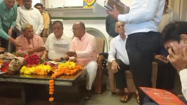 होशंगाबाद नगर: शहर के सर्किट हाउस में मध्य प्रदेश कर्मकार कल्याण मंडल अध्यक्ष का किया गया स्वागत विभिन्न संगठन ने ज्ञापन सौंपा