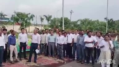 रतलाम नगर: कलेक्टर कार्यालय पहुंचकर कृषि विभाग के अधिकारियो ने 7 सूत्रीय मांगो को लेकर प्रदर्शन कर मुख्यमंत्री के नाम सौपा ज्ञापन