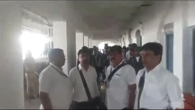 सैदपुर: औड़िहार जंक्शन पर चला टिकट चेकिंग अभियान, पकड़े गए 339 लोगों में से 300 से वसूले गए ₹277815,  शेष 39 पर हुई कार्रवाई