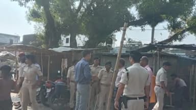 अरेराज: कृष्ण जन्माष्टमी को लेकर अरेराज के विभिन्न जगहों पर पूजन कार्यक्रम का हुआ आयोजन, विधि व्यवस्था का एसडीओ ने लिया जायजा