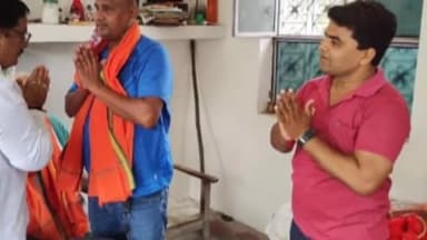 अरेराज: प्रखंड के ग्रामीण मंडल नवादा में सेवानिवृत्त सैनिकों को गोविंदगंज विधायक ने अंग वस्त्र देकर किया सम्मानित