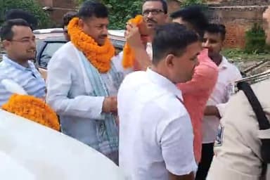 रफीगंज: कलाली मोड़ पर गोह विधायक का राजद कार्यकर्ताओं ने किया स्वागत, विधायक ने किया निजी दुकान का उद्घाटन