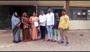 नरसिंहपुर: भाजपा पार्षदों ने चीचली नगर परिषद CMO के खिलाफ कलेक्टर को दिया आवेदन, पार्षद बोले - CMO कर रहे कांग्रेस का काम