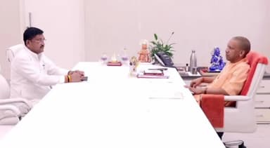 पैलानी: तिंदवारी विधानसभा क्षेत्र के विधायक व राज्य मंत्री रामकेश निषाद ने सीएम योगी से की मुलाकात बताई पैलानी तहसील की समस्याए