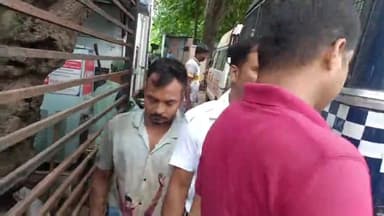 কলকাতা: হরিদেবপুরে সার্জেন্ট ও সিভিক ভলান্টিয়ারকে মারধরের অভিযোগে গ্রেপ্তার অভিযুক্ত, নিয়ে যাওয়া হল আলিপুর আদালতে