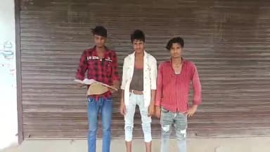 अलवर: गोलेटा गांव में कनपटी पर कट्टा लगा पीछे सिर पर वार कर युवकों से नई बाइक 2 बदमाश लूट ले गए, रास्ता पूछने के बहाने रुकवाया