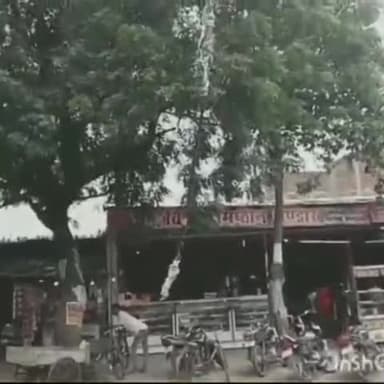 गोंडा: बाबागंज में टूटकर गिरा विद्युत तार बाल बाल बचा वाहन सवार लोगों ने उठाई मांग