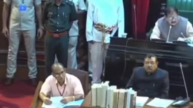 কলকাতা: বিধানসভায় বাংলা দিবস নিয়ে আলোচনা, আলোচনার মাঝেই স্পিকারের সঙ্গে বাকবিতণ্ডা শুভেন্দু অধিকারীর