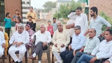 सिरसा: जेजेपी जिला प्रधान अशोक वर्मा पार्टी पदाधिकारियों के साथ पहुंचे प्रेमनगर, सुनी लोगों की समस्याएं