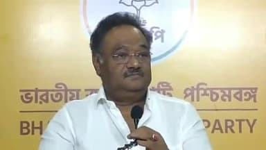 কলকাতা: সরকারি কর্মচারীরা তৃণমূলের পাশে নেই, ধুপগুড়ি বিধানসভা উপনির্বাচনের ফলাফল প্রসঙ্গে সল্টলেকে মন্তব্য শমীক ভট্টাচার্যের