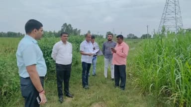 चंदौसी: कमालपुर गांव में स्थित गौशाला का जिला अधिकारी ने किया स्थलीय निरीक्षण