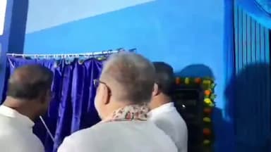 কলকাতা: বাংলার মানুষ বিভাজনের সাথে নেই; কলকাতার ৫৫ নং ওয়ার্ডে কমিউনিটি হলের উদ্বোধনে গিয়ে ধূপগুড়ির ফলাফল নিয়ে বললেন মেয়র