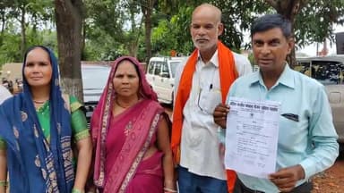 महाराजगंज: कलेक्ट्रेट परिसर में अखिल भारतीय मध्यान भोजन रसोईया महासंघ ने डीएम से मुलाकात करके सौपा पत्रक