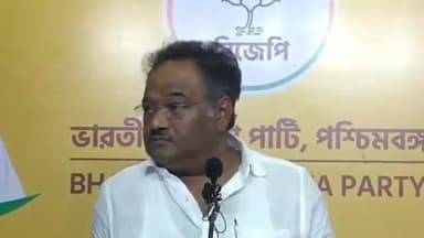 কলকাতা: প্রত্যেকের ধর্না দেওয়ার অধিকার আছে,সল্টলেকে প্রাক্তন উপাচার্যদের ধর্না প্রসঙ্গে মন্তব্য শমীক ভট্টাচার্যের