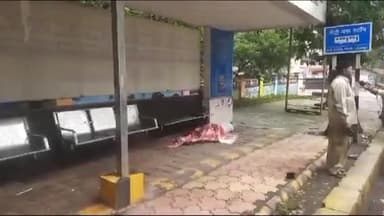 जबलपुर: कलेक्ट गेट नंबर 1 मेट्रो बस स्टैंड में भीख मांग कर जीवन यापन करने वाले का मिला शव गरीब नवाज कमेटी ने किया अंतिम संस्कार