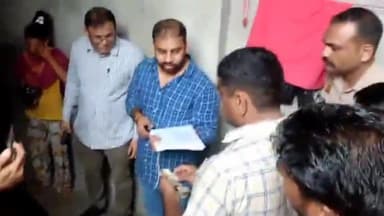 हसनपुर: मोहल्ला काला शहीद में हरियाणा गुड़गांव स्वास्थ्य विभाग व क्राइम ब्रांच की टीम ने भ्रूण लिंग जांच करने पर आरोपी को पकड़ा